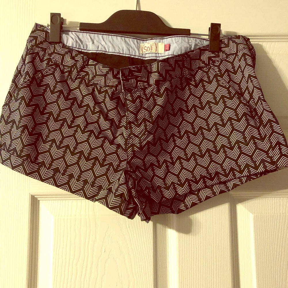 Chevron patterned shorts